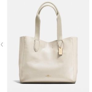 Authentic Coach Derby Tote super clean everywhere!